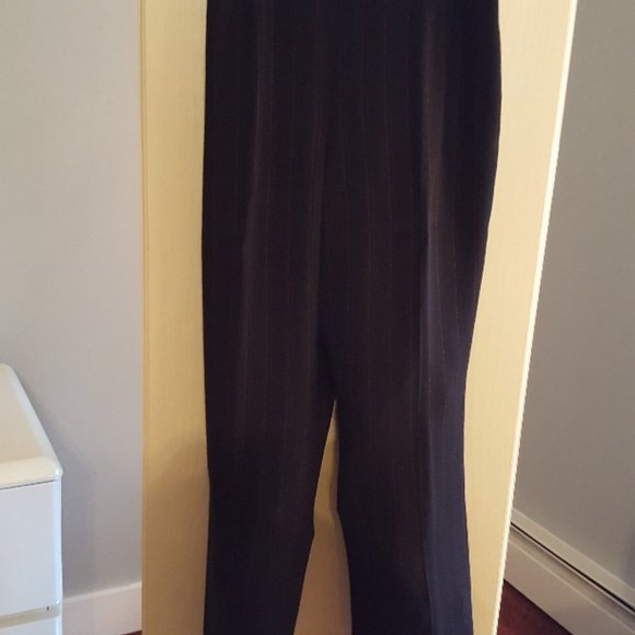 Women's Suit - Picture 5 of 5